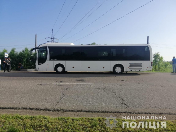 Граната у пасажирському автобусі під Хар…