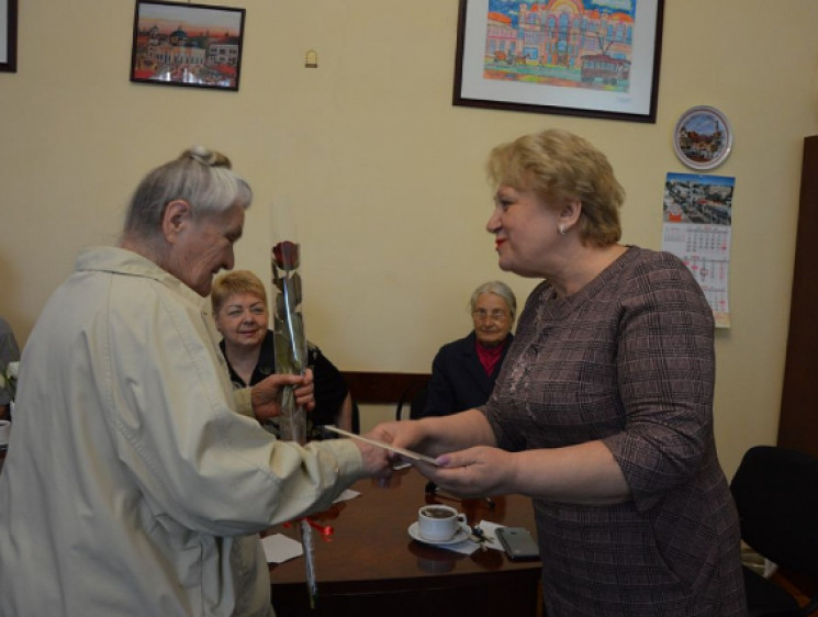 В Кропивницком вручили помощь членам общ…
