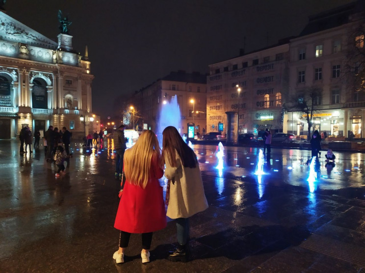 Який вигляд має новий фонтан у Львові в…