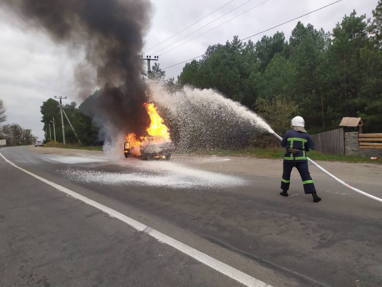 У Нетішині згоріла автівка…