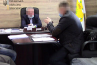 На Луганщине подозревают мэра в  требова…