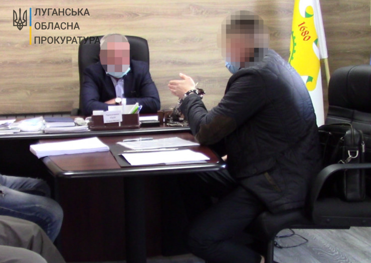 На Луганщині підозрюють міського голову…