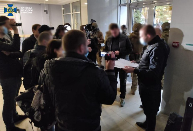 СБУ в Одесі провела обшуки у приймальні…