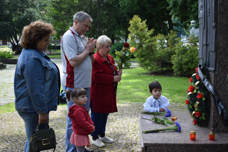 В Ужгороді вшанували жертв політичних ре…