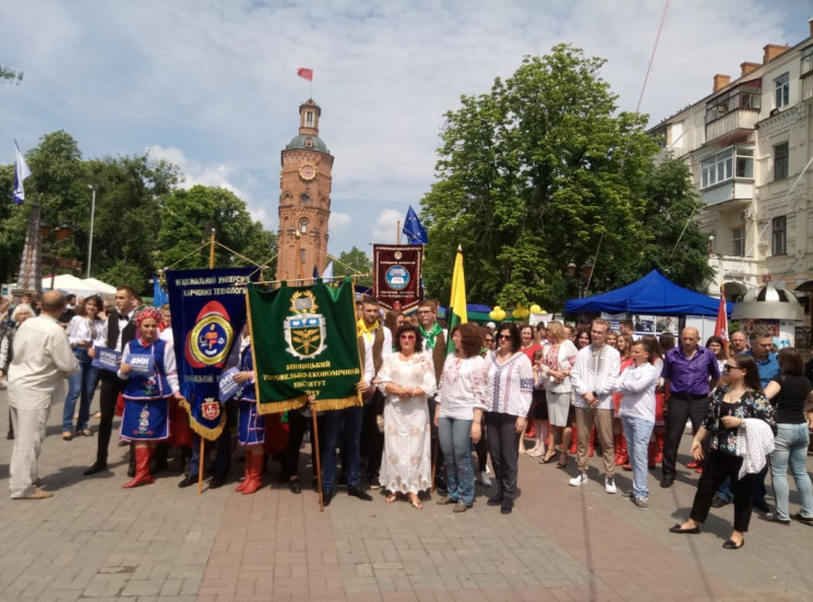 У центрі Вінниці студенти влаштували фле…