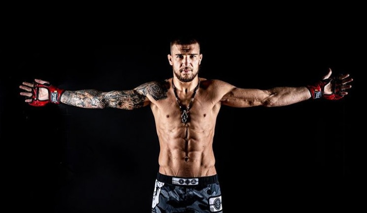Український боєць MMA відлупцював непере…