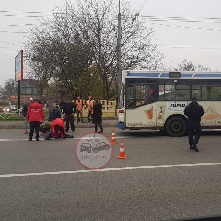У Хмельницькому маршрутний автобус збив…