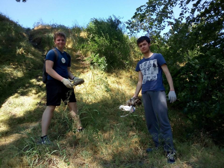 В Днипре местные жители собственноручно…