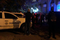 У Києві поліція штурмом брала ресторан,…