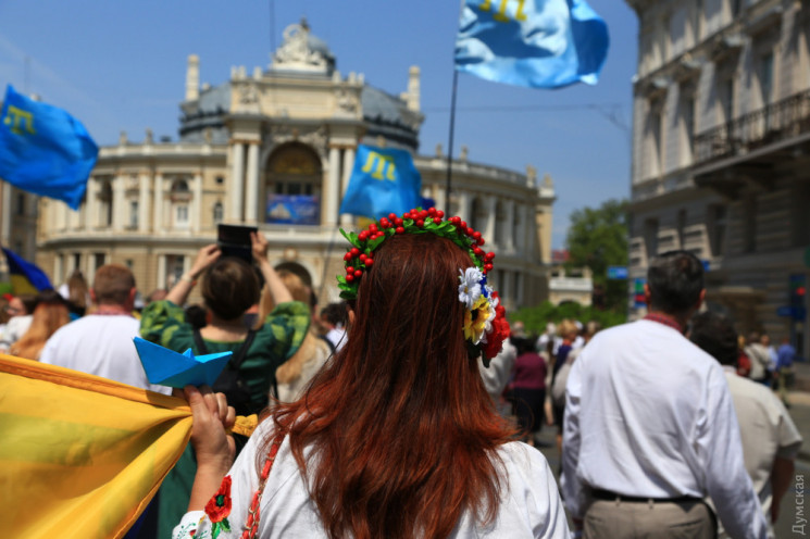 На "Мегамарше вышиванок" в Одессе поддер…