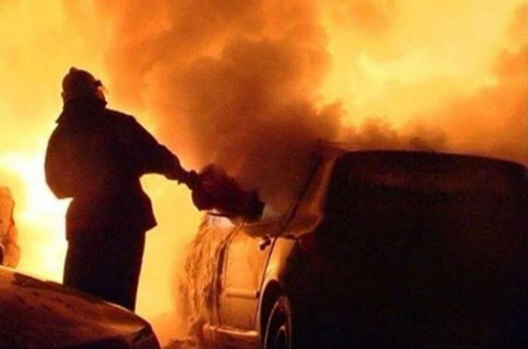 В Одесі за ніч згоріли дві автівки…
