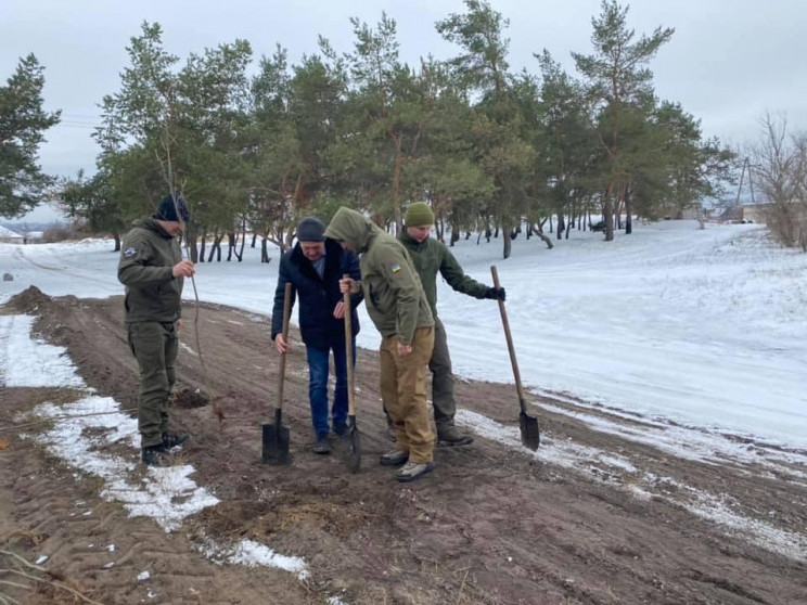 Закарпаття передало більше тисячі саджан…