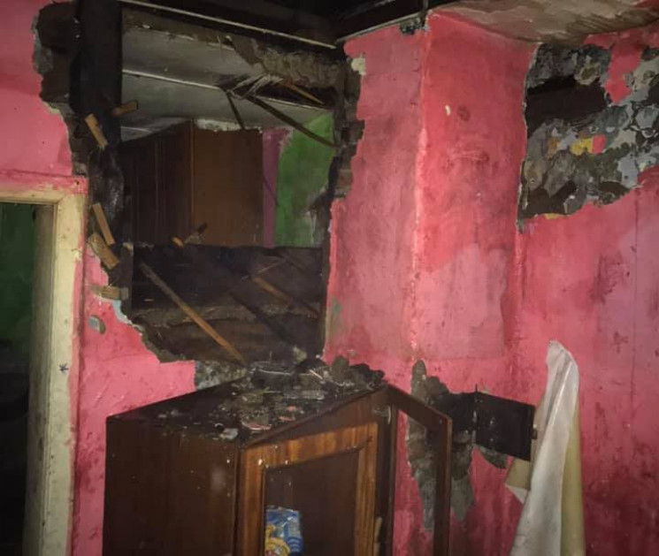 В Ужгороді пожежники врятували будинок в…