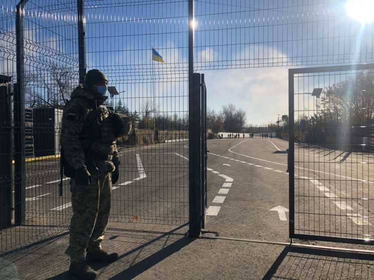 На Донбасі повноцінний пропуск тільки на…