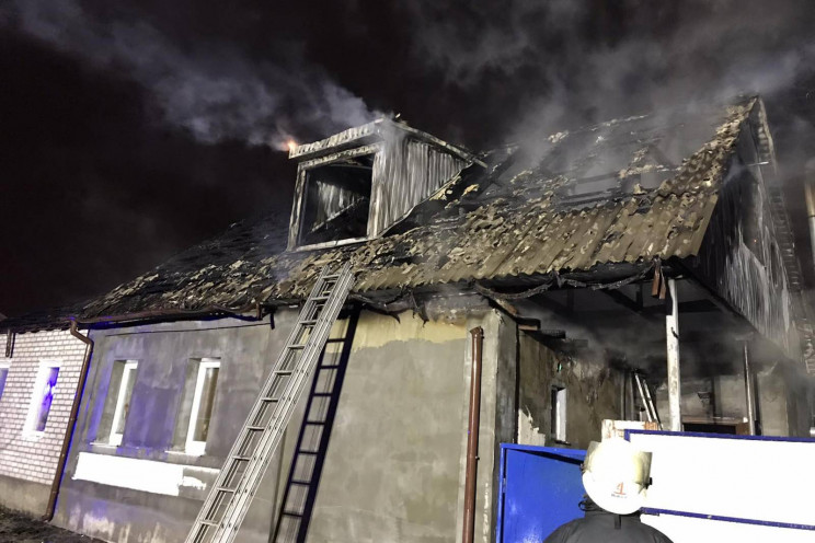 В Харькове загорелся дом из-за неисправн…