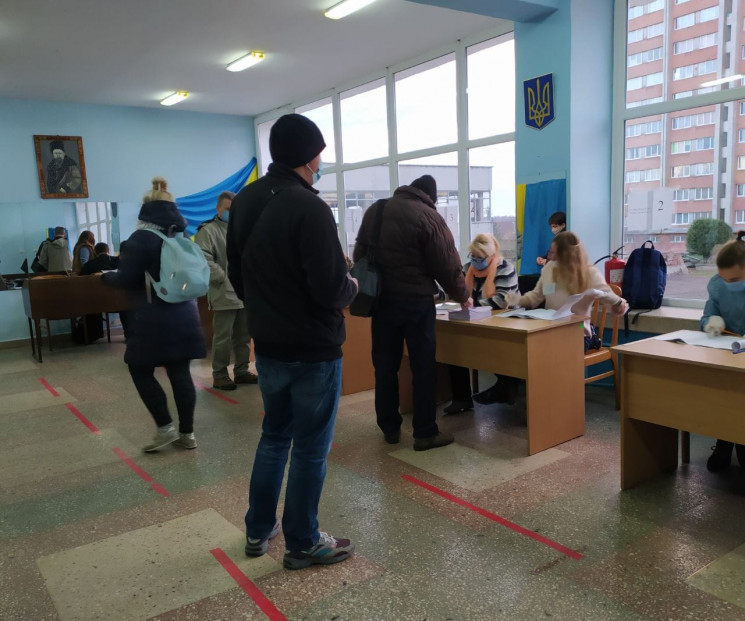 Як у Львові проголосували перші виборці…