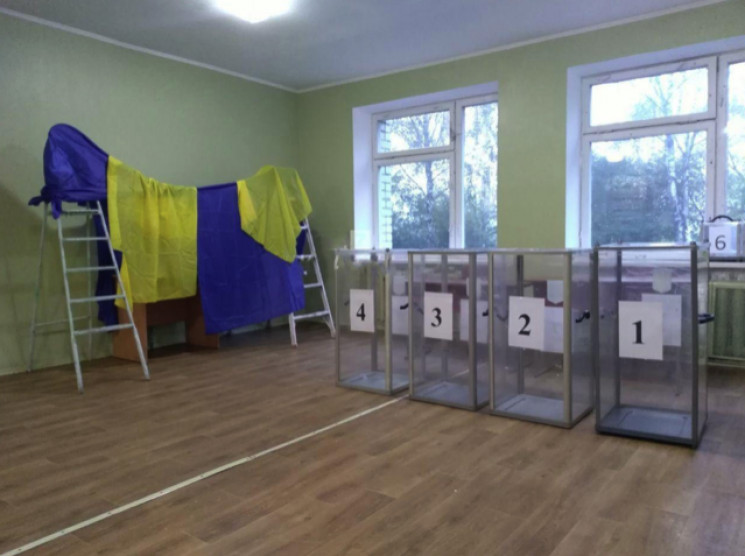На выборах мэра Ровно заметили аномально…
