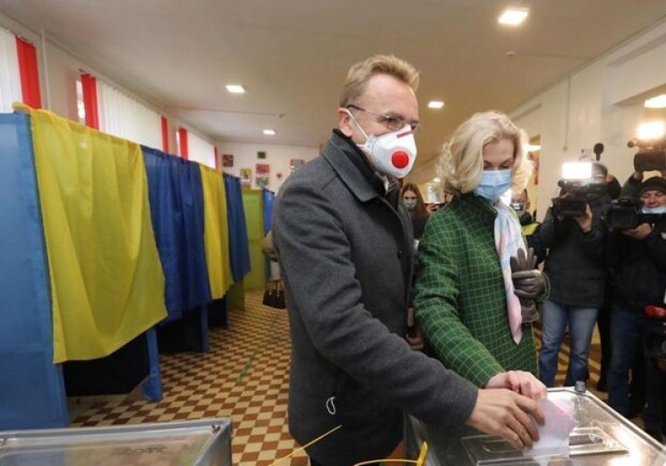 Как голосовали мэр Львова, его жена и те…