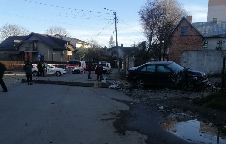 В Івано-Франківську автомобіль збив елек…