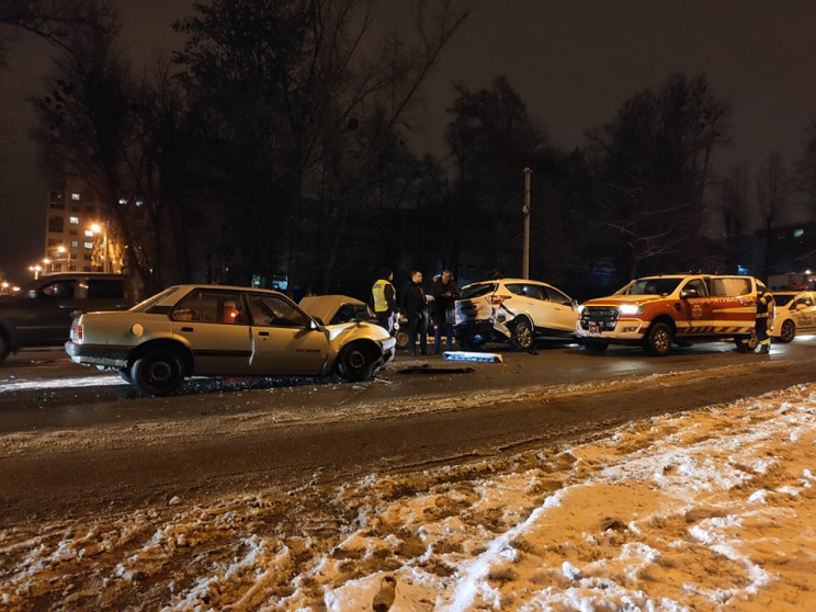 У Харкові сталася потрійна аварія: На мі…