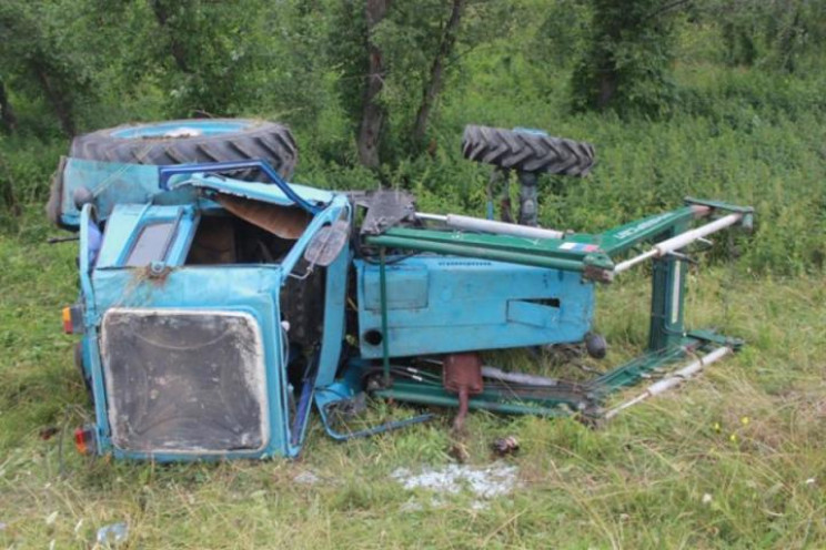 На Херсонщині п'яний водій перекинув тра…