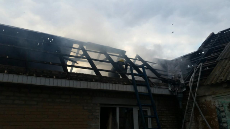 На Запоріжжі з палаючого будинку врятува…