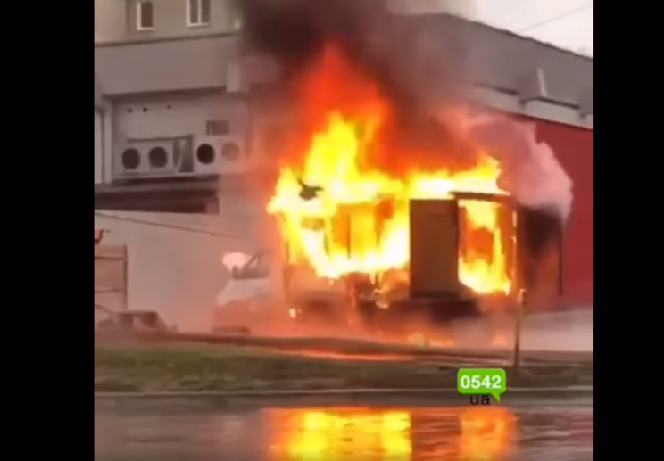 У Сумах на Харківській згоріла машина…
