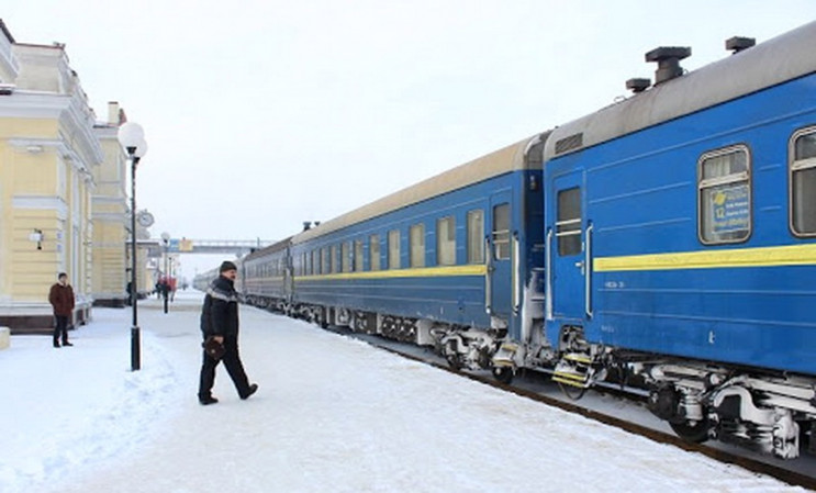 Укрзализныця запускает к зимним праздник…