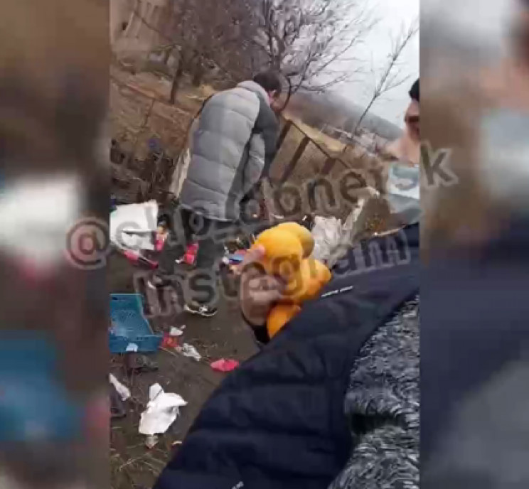 В "ДНР" перевернулся грузовик с мандарин…