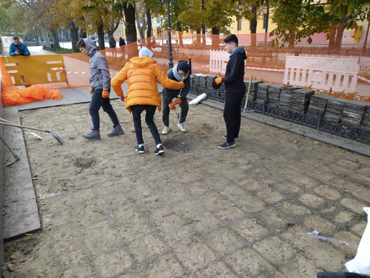 На Приморском бульваре в Одессе — раскоп…