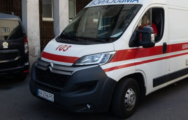 Як правильно викликати "швидку": Українц…