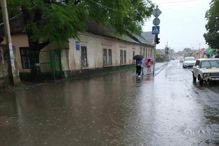 Улицы Виноградова в воде…