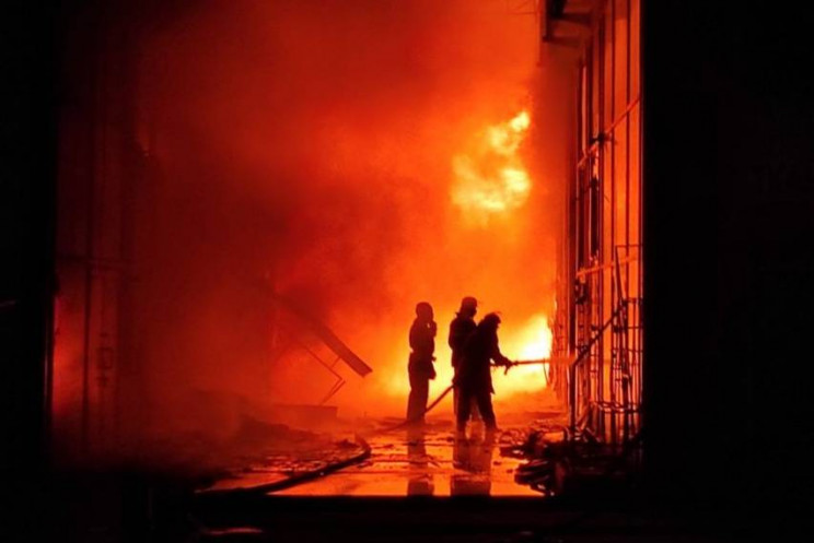 В Харькове тушили пожар на "Барабашово"…