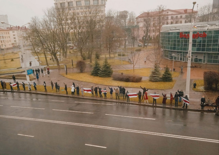 Белорусы снова вышли на протест: Силовик…