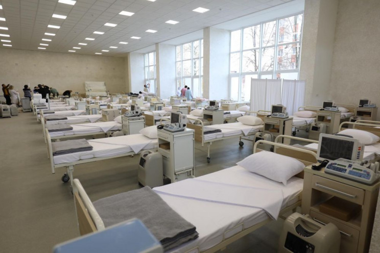 У Львові лікарняні ліжка для хворих на C…