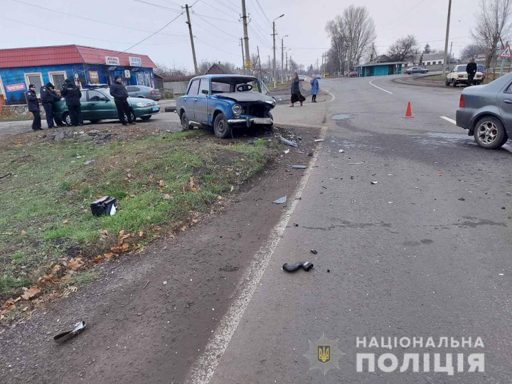 На Харківщині врізалися легковики: Травм…