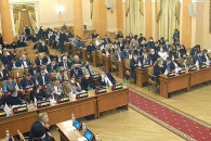 Одеські депутати на сесії читають вірші…