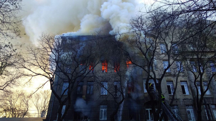 Роковини пожежі в Одеському коледжі: Хто…