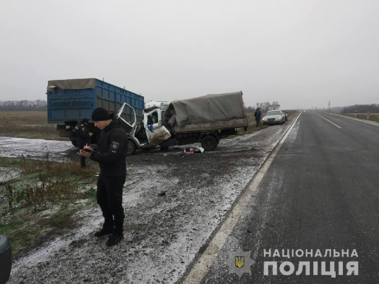 На Харьковщине КамАЗ протаранил "Газель"…