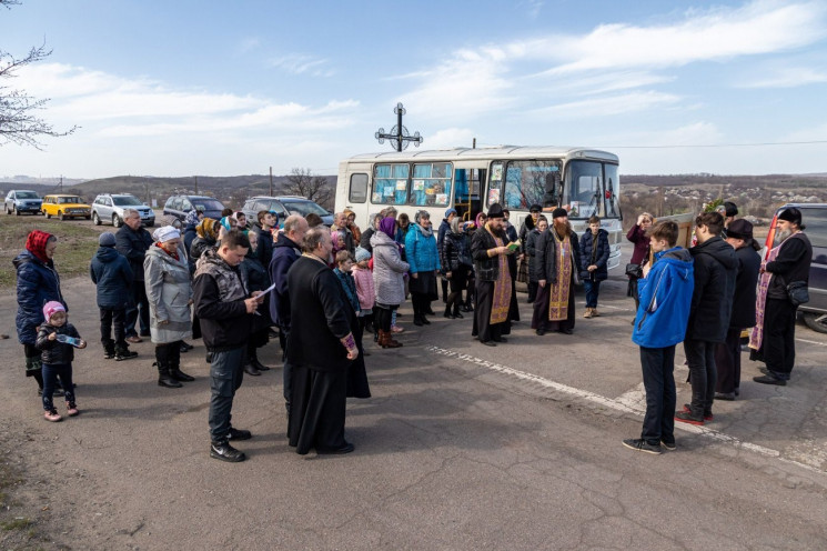 Різки, хресний хід і порожні аптеки: Як…