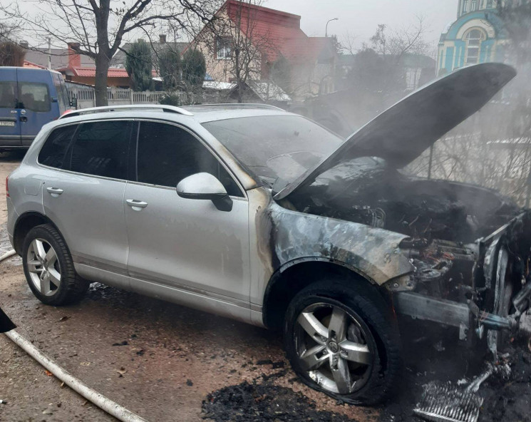 У Мостиськах згорів Volkswagen Touareg (…
