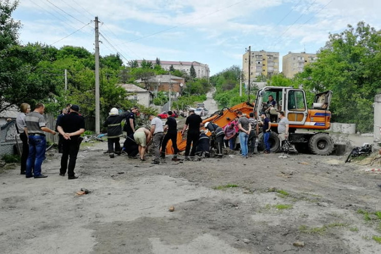 Коммунальщики были без спецсредств и стр…