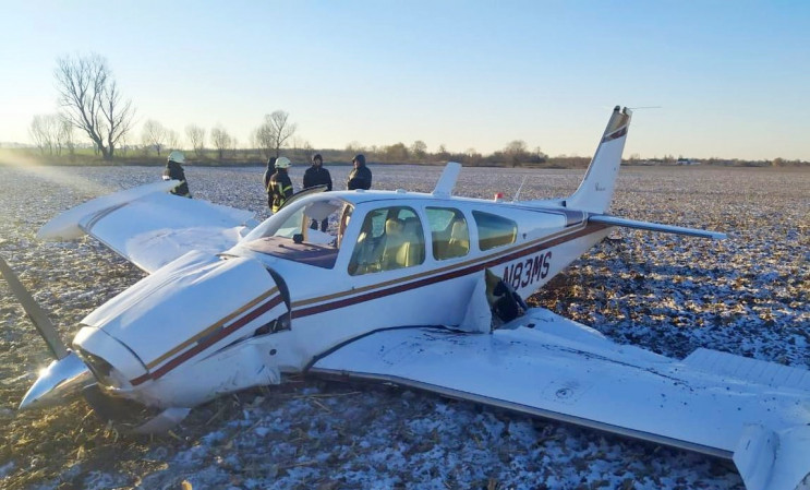На Киевщине разбился самолет: Открыто уг…