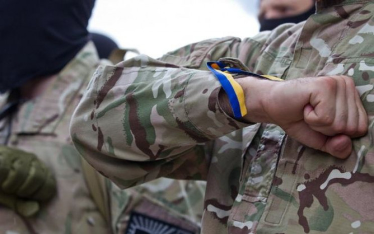 На Донбассе восьмеро бойцов ВСУ попали в…