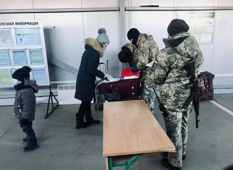 В Донецкой боевики устроили провокацию н…