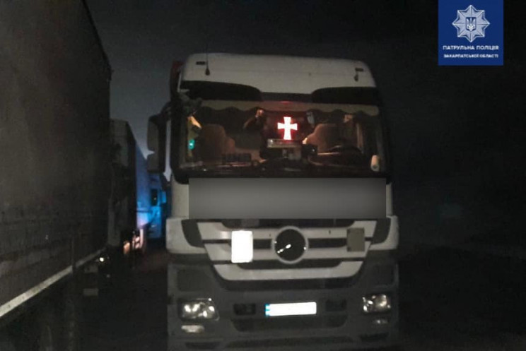 На Ужгородщині зіткнулися дві вантажівки…