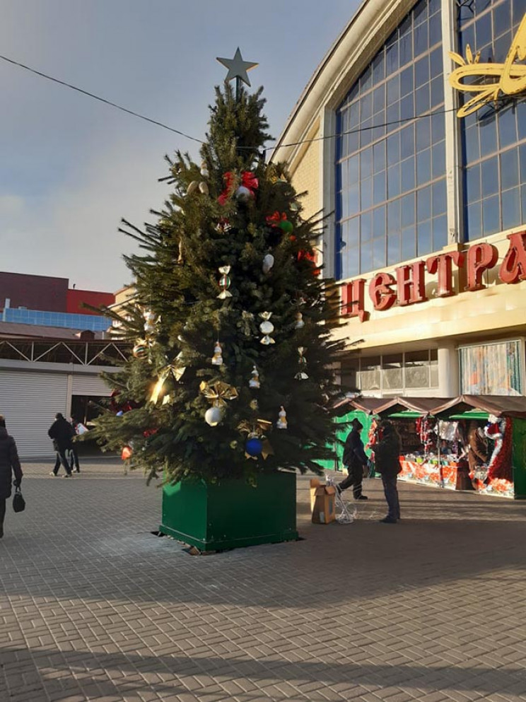 В Днепре возле "Озерки" установили и укр…