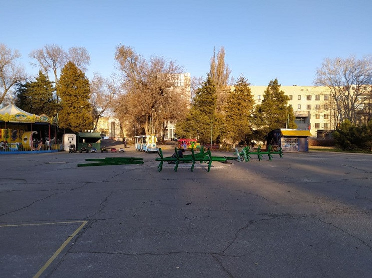 В парке Глобы начали монтировать каркас…