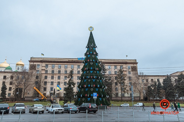 У Дніпрі закінчили монтувати головну яли…