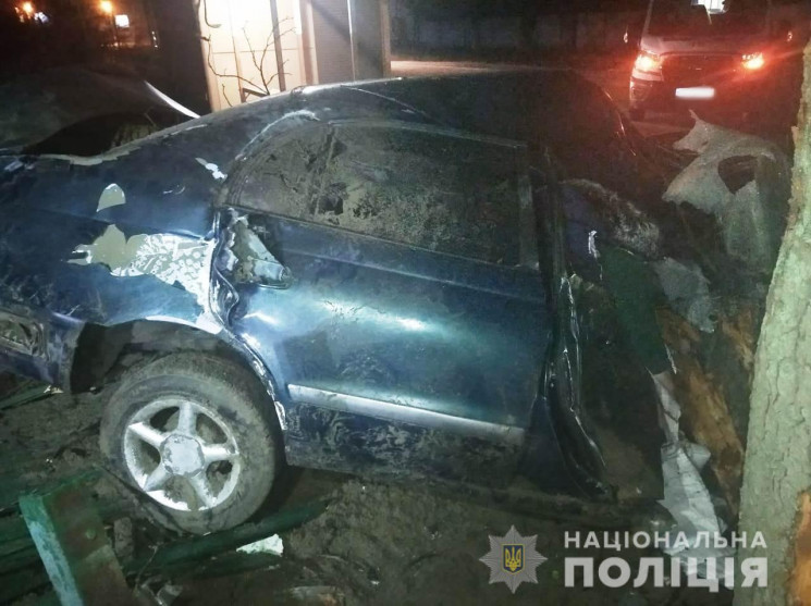 На Одещині автівка злетіла в кювет на шв…